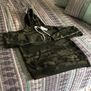 Tillys Camo Sweatshirt, size x small
